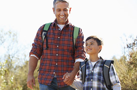 fp-lic-dad-son-hike fp-lic-dad-son-hike
